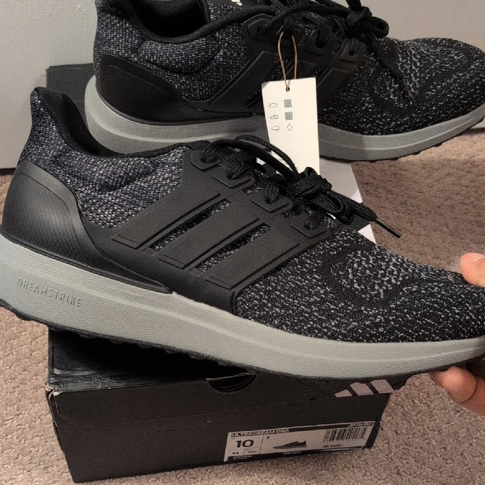 Adidas Mens Ultra Dream DNA Black and Gray Sneakers Size 10 NWT